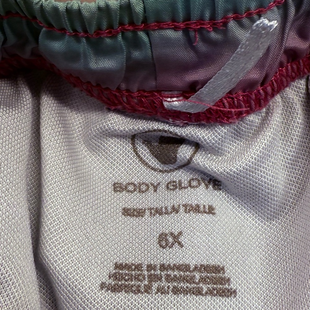 Nike Red Dri-FIT Apparel - Picture 15 of 16
